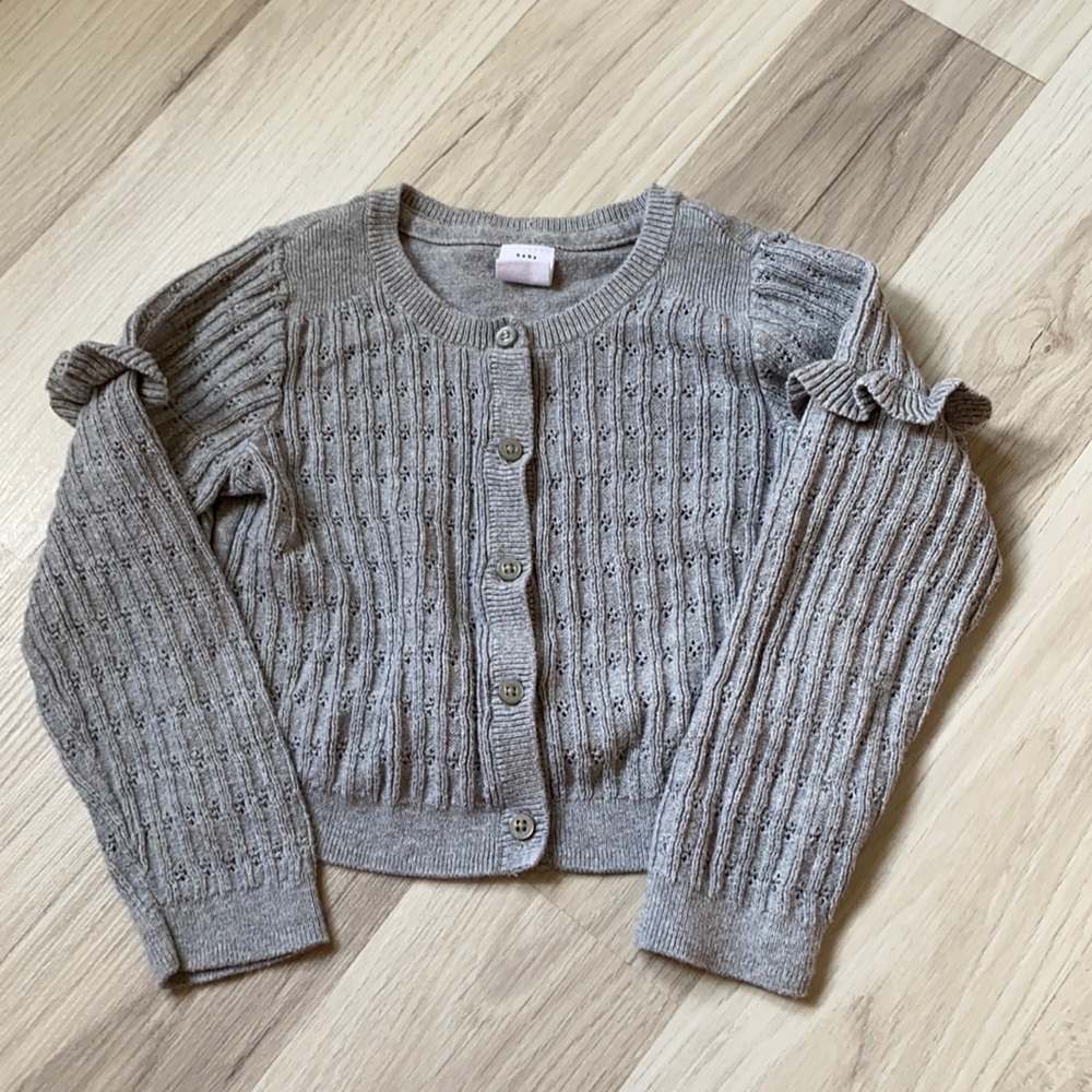 🦋3/$15🦋 gap cropped cardigan with button